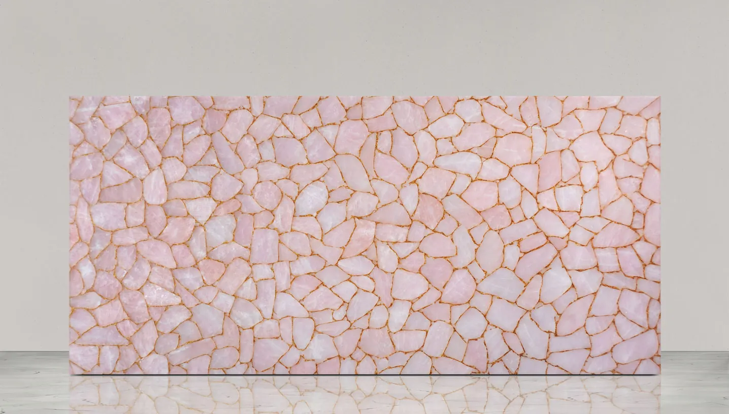 Quartz Pink with gold, полудрагоценные камни — образец натурального камня